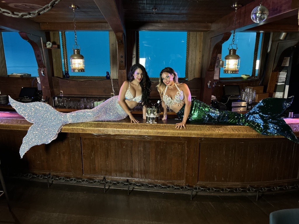 B Ocean Resort Fort Lauderdale Beach | Mermaid Shows at the Wreck Bar